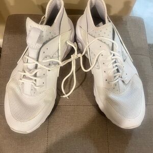 Nike air Huarache running Ultra GS men's running shoes/ 819685-101- size 9.5
